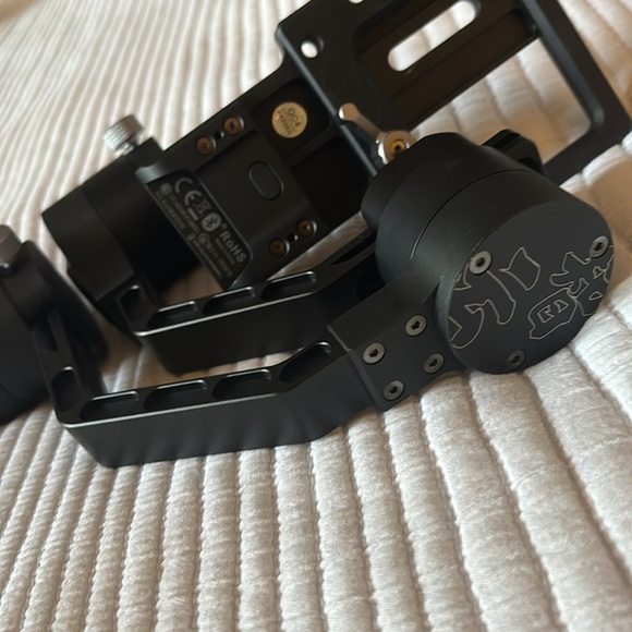 Zhiyun Crane V2 3-Axis Handheld Gimbal Stabilizer - Picture 9 of 9